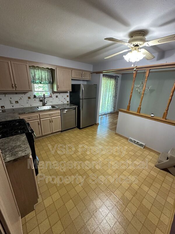 Building Photo - 6188 Cabrini Ln