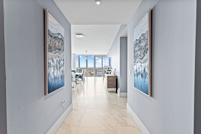 Building Photo - Luxury Beachfront Living at Its Finest – Fully Furnished Condo in Prime Fort Lauderdale Location!