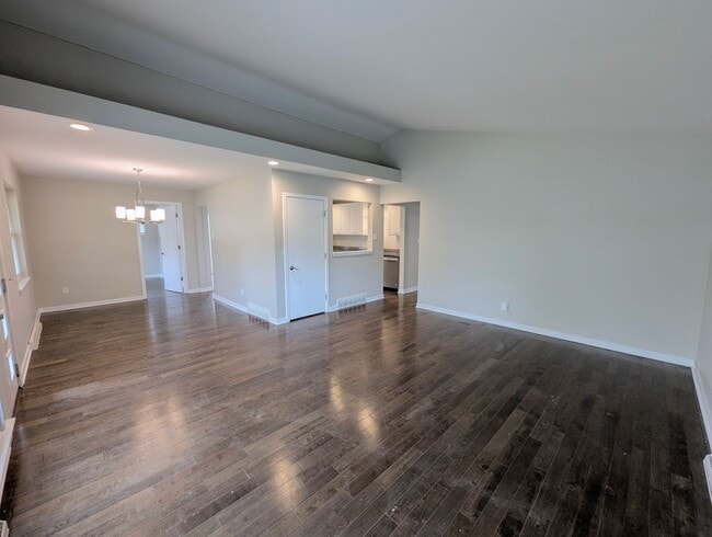 Building Photo - Elevated Living in University City