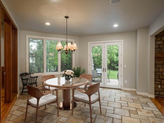 Building Photo - 9 Foxtail Cir