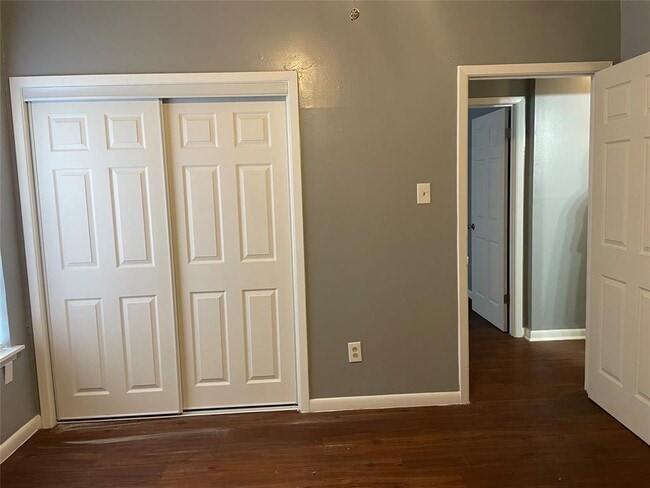 Building Photo - 1306 Radcliff Dr
