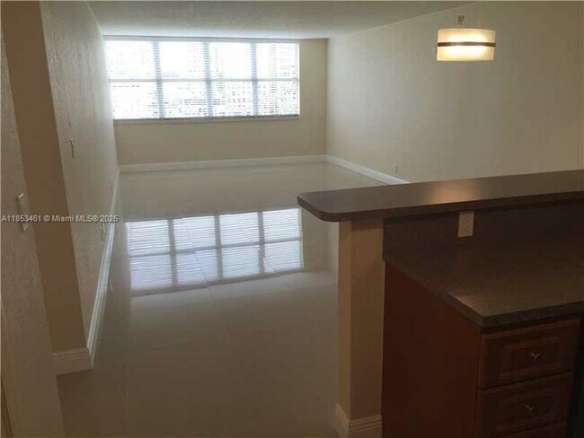 Building Photo - 9143 SW 77th Ave