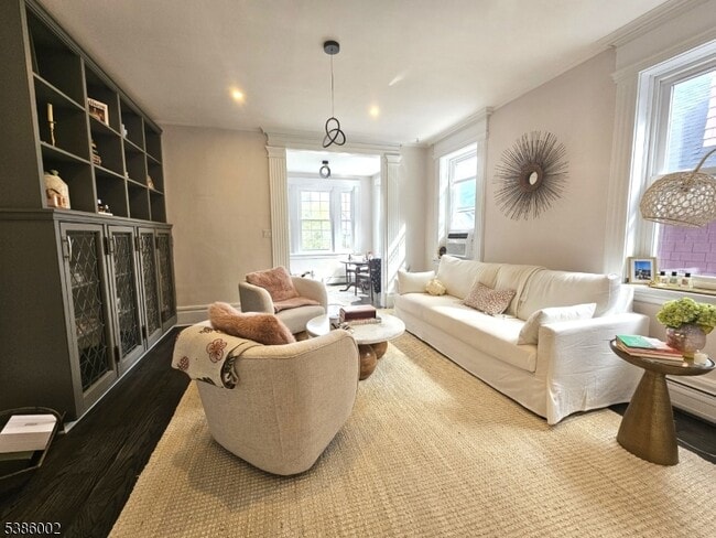 Building Photo - 30 The Crescent