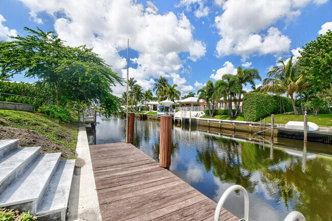 Building Photo - 891 Hickory Terrace