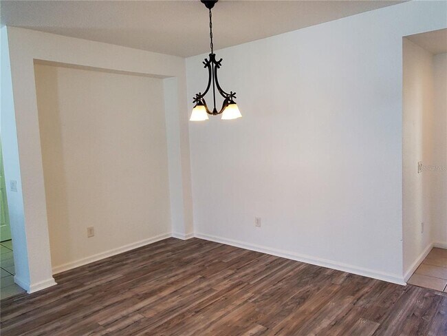 Building Photo - 5521 SW 43rd St