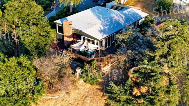 Building Photo - The Bridge House - 2 Bed 1 Bath with Uncompromising Views