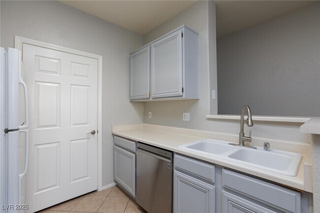 Building Photo - 7119 S Durango Dr
