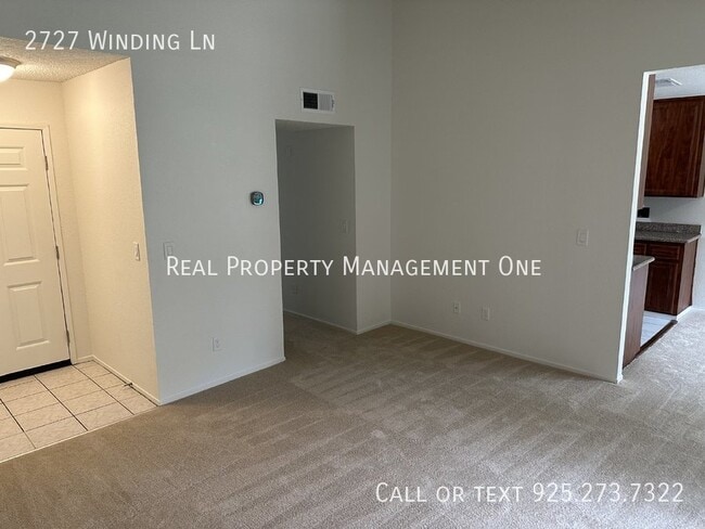 Building Photo - 2727 Winding Ln