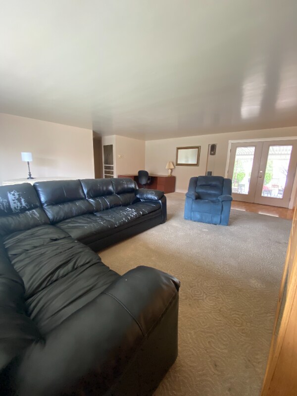 Building Photo - 466 E 400 N
