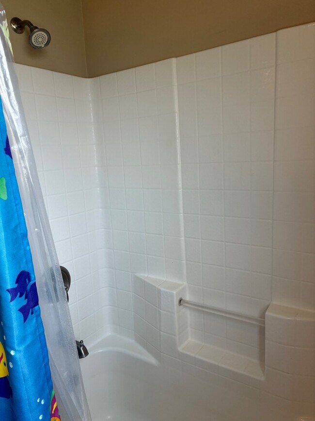 Building Photo - 234 Greenbrier Dr