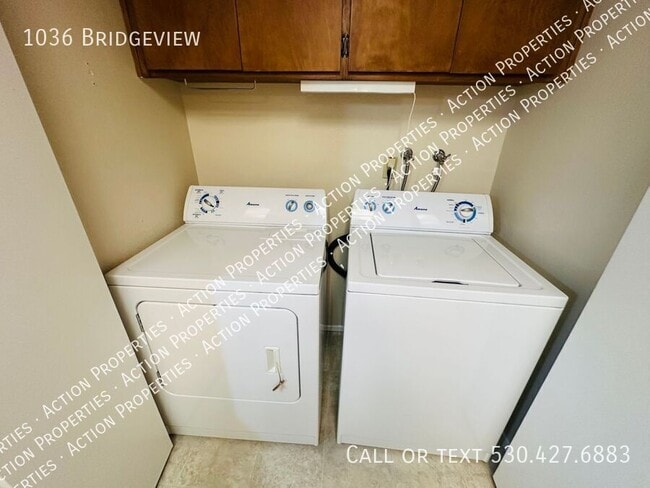 Building Photo - 1036 Bridgeview-