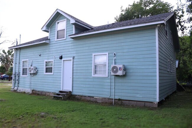 Building Photo - 7301 Avenue K