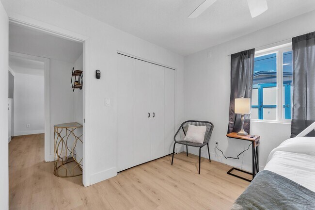 Building Photo - 1510 W 7th Dr