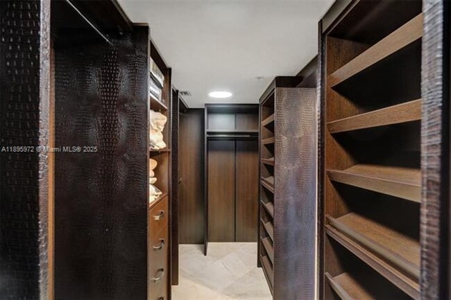 Building Photo - 16711 Collins Ave