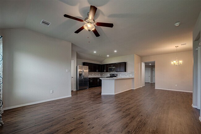 Building Photo - 14004 Lake Cres Dr
