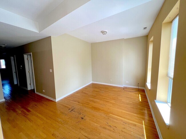 Building Photo - 1412 W Flournoy St
