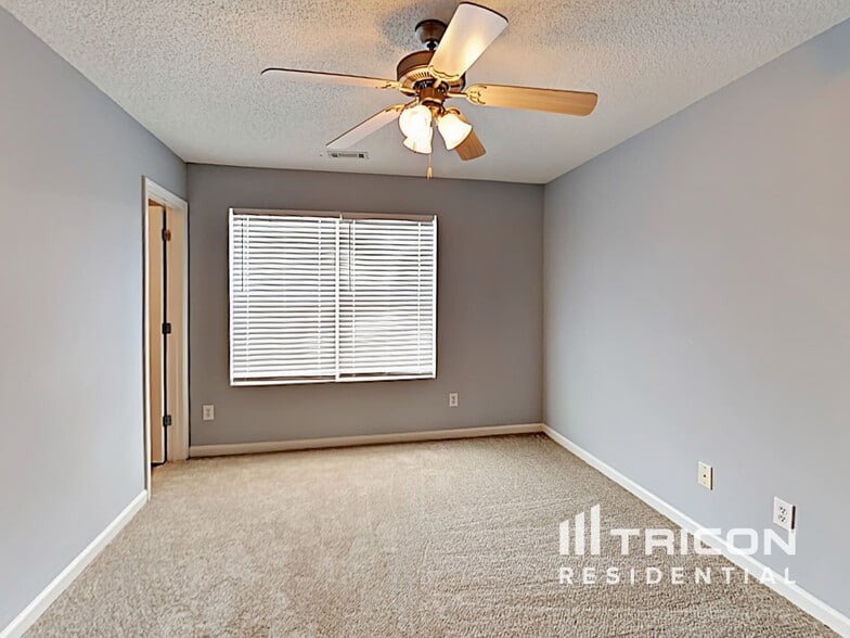 Building Photo - 5484 Sierra Tr