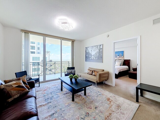 Building Photo - 610 W Las Olas Blvd