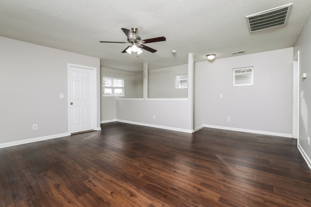 Building Photo - 21 Valleyfield Dr