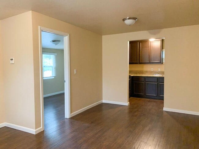 Building Photo - 1 Bedroom Casita Near Downtown Hollister