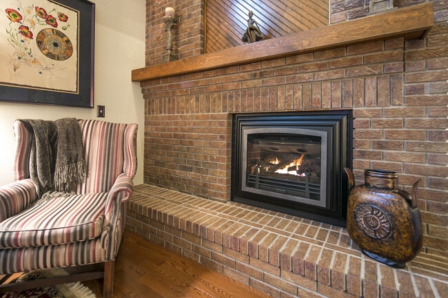 Building Photo - Breathtaking Three Bedroom Townhouse In The Pinery On The Golf Course