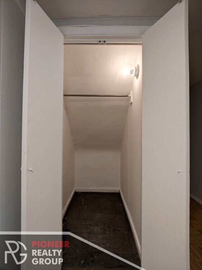 Building Photo - 3542 N Halsted St