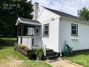 Building Photo - 936 Clay St