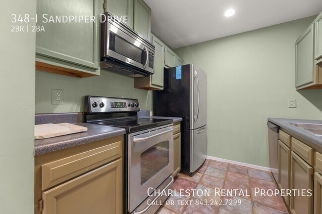 Building Photo - 348 Sandpiper Dr