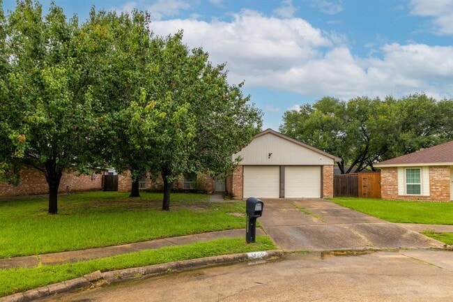 Building Photo - 14110 Eventide Dr