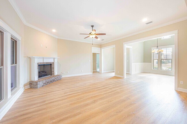 Building Photo - 27142 Gramercy Ln