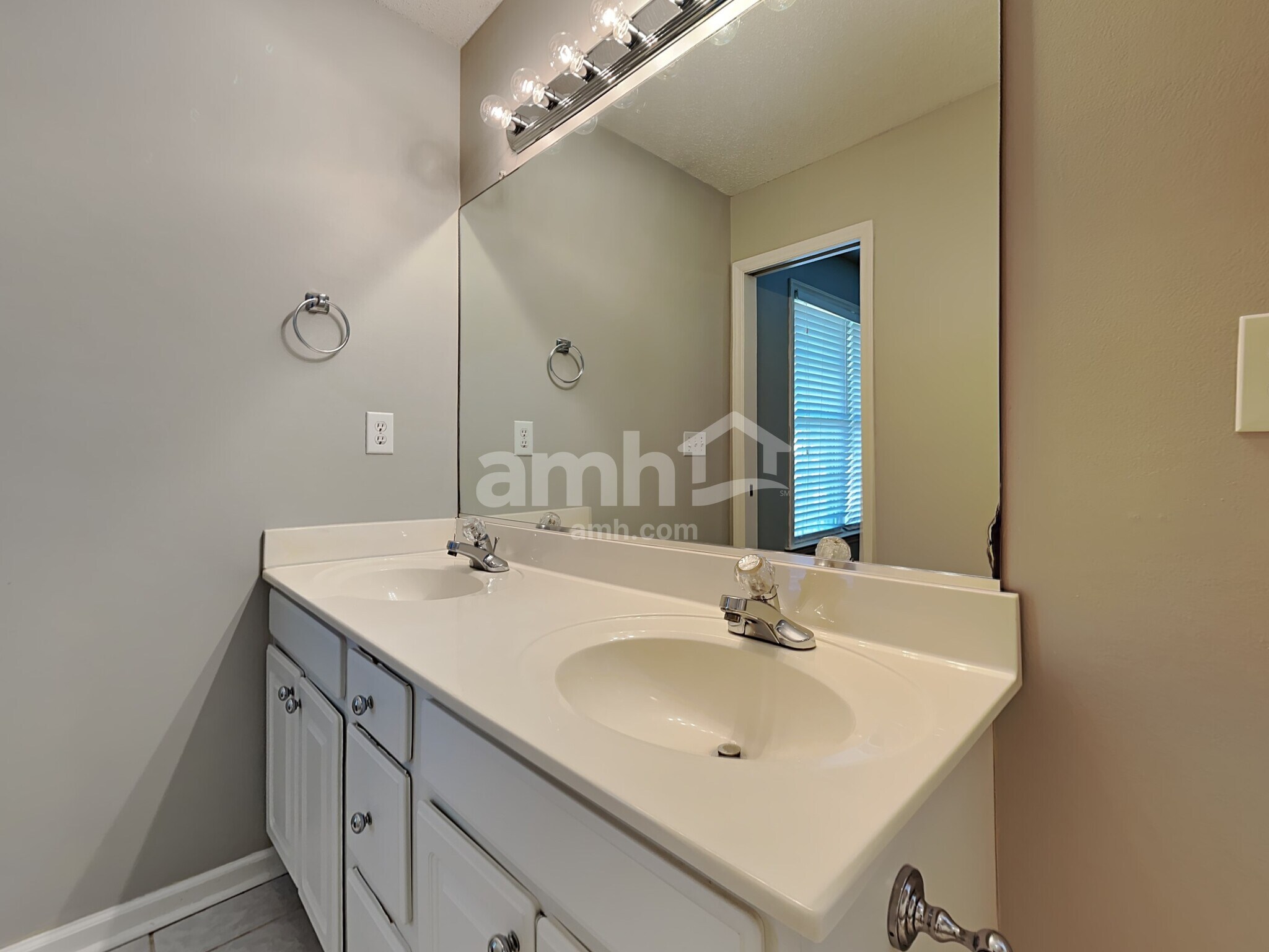 Building Photo - 1766 Spring Path Trl