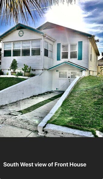 Building Photo - 136 S Oleander Ave