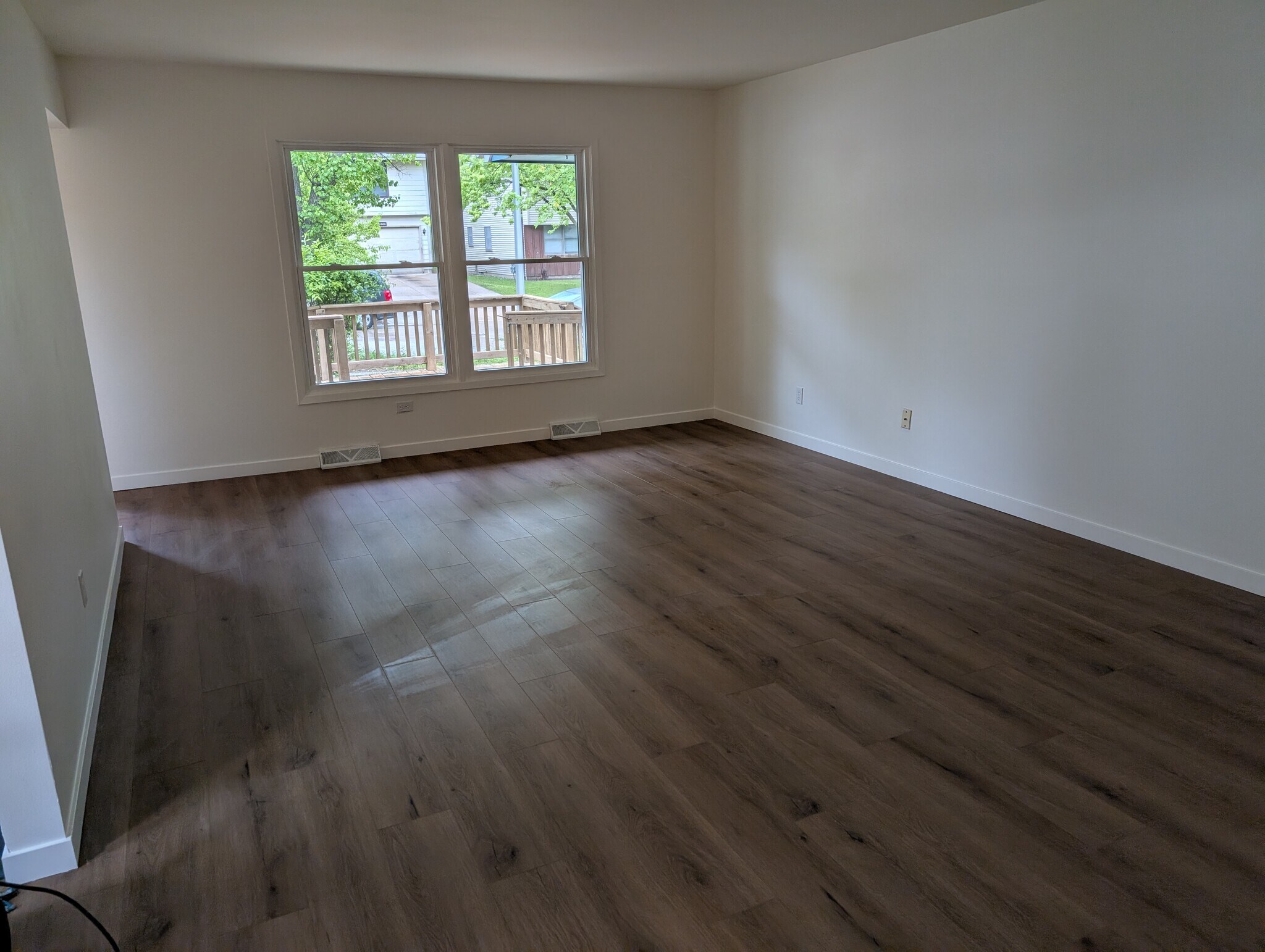 Building Photo - 11811 W Flagg Ave