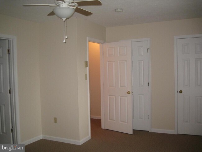 Building Photo - 2930 Packer St