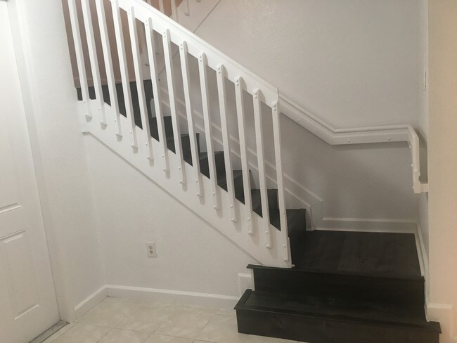 Building Photo - 1398 NE 33rd Ave