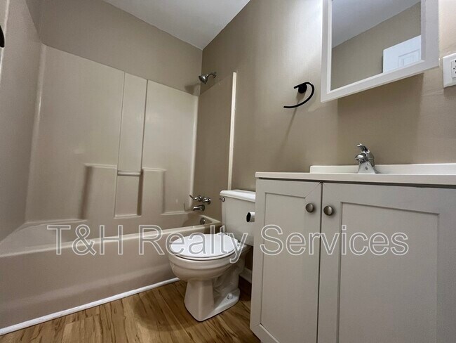 Building Photo - 2649 Ebbie Rd