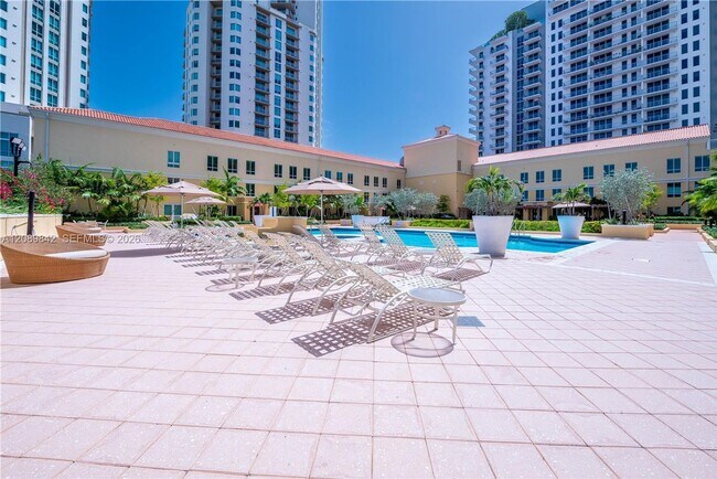 Building Photo - 7350 SW 89th St