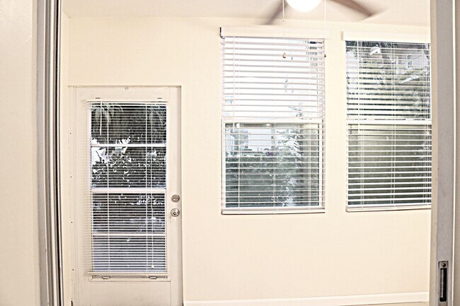 Building Photo - 230 NE 26th Ave