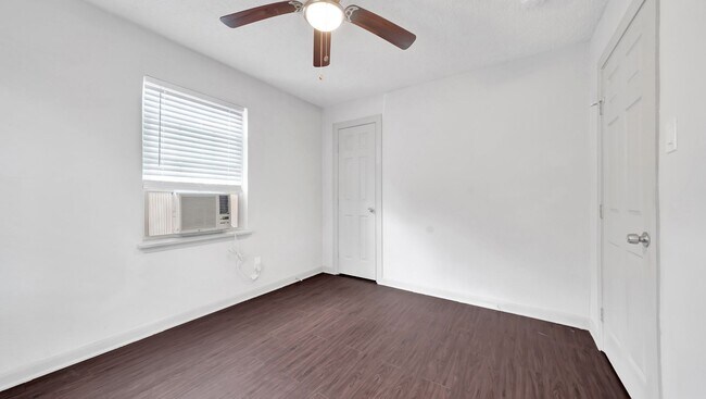 Building Photo - 2505 Delano St
