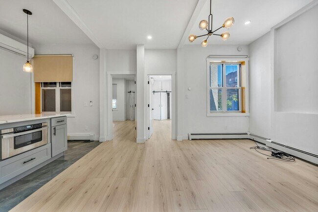 Building Photo - 202 48th St