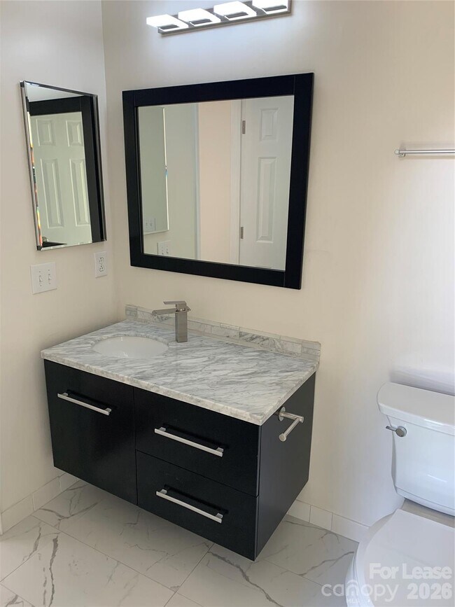 Building Photo - 672 Portside Dr