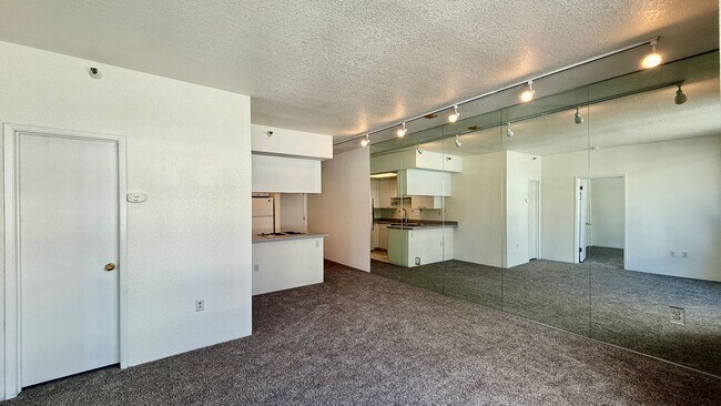 Building Photo - One Bedroom**Parking Included**The BayCrest- A Full Amenity Building**Open House**Sat/Sunday**11-...