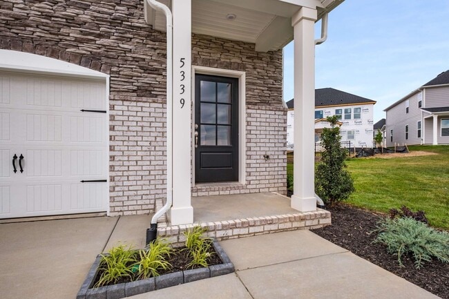 Building Photo - 5339 Bellflower Hls