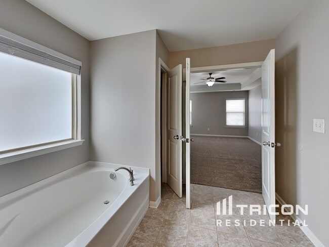 Building Photo - 143 Saye Pl
