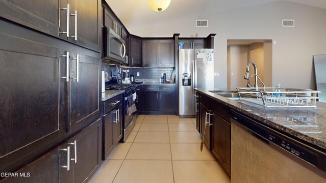 Building Photo - 12132 Mesquite Thorn Dr