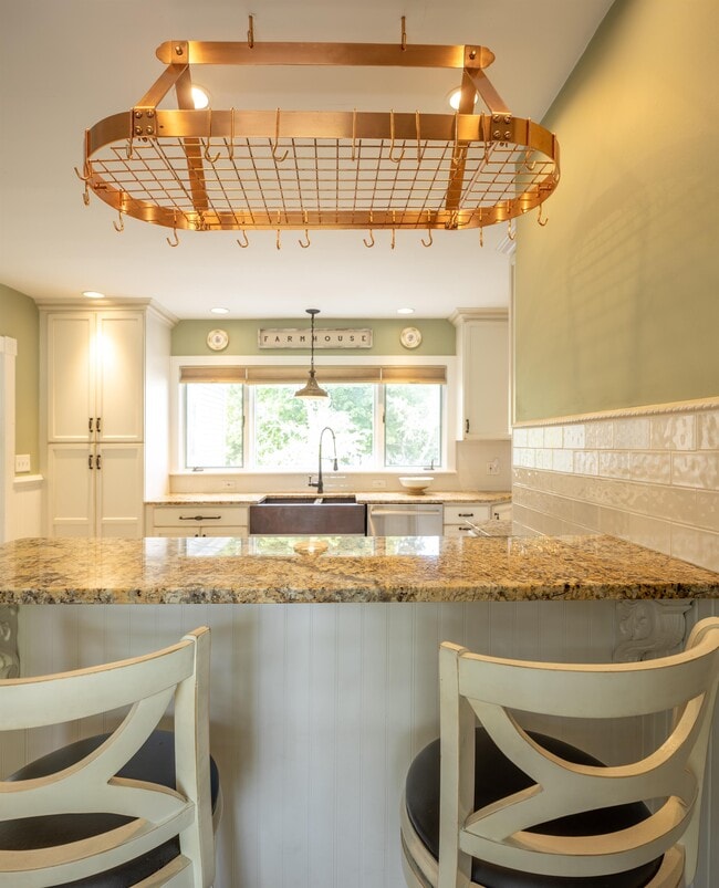 Building Photo - 37 Main Rd N