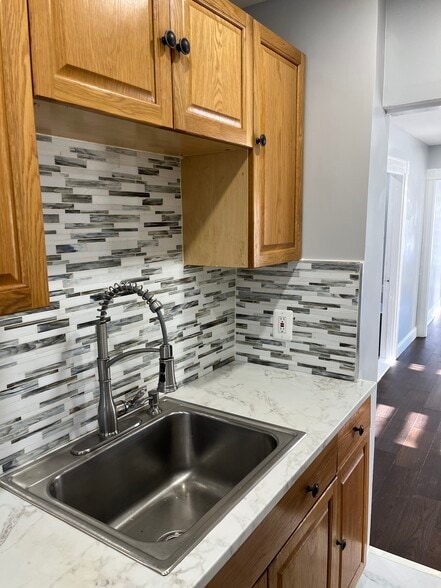 Building Photo - 114 Tenney St