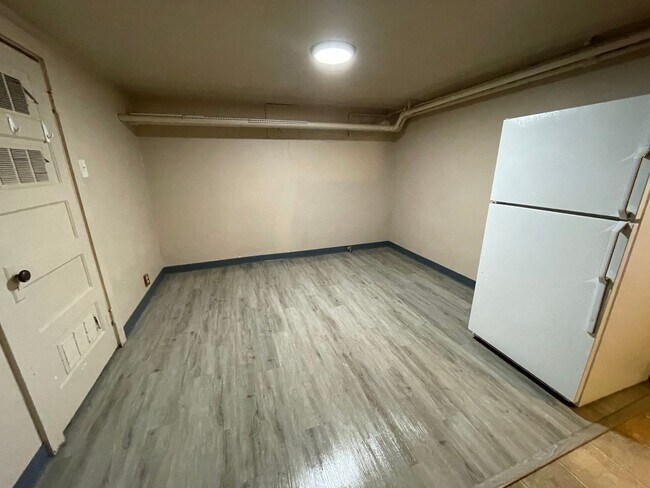 Building Photo - 1117 18th St