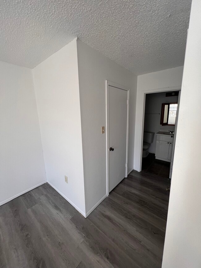 Left closet - 3482 King Bradford Dr