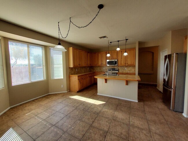 Building Photo - 43172 W Rio Bravo Dr